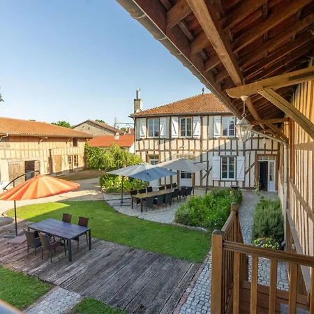 Les Oiseaux_a Avec Piscine Chauffee Holiday home Louvemont